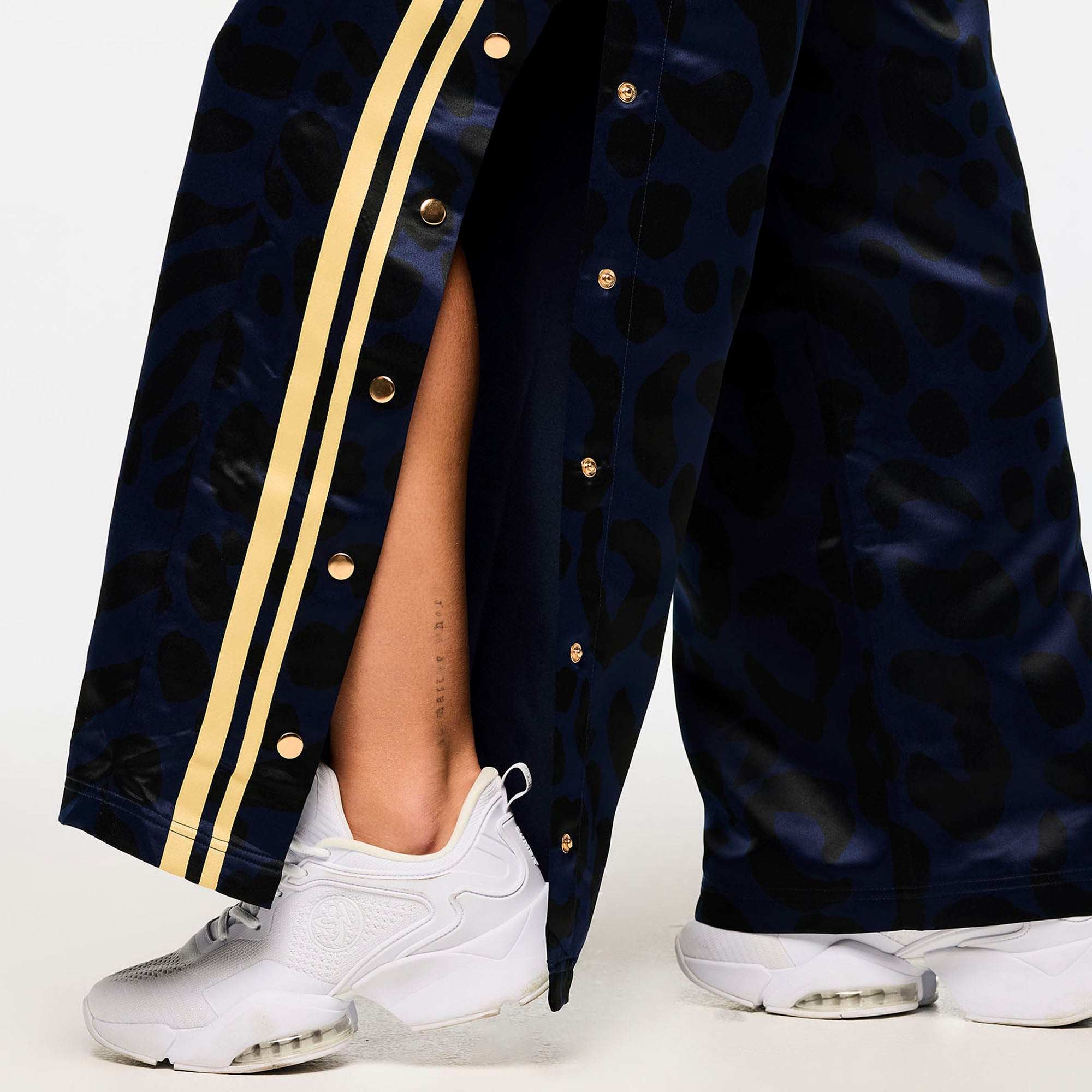 MLB■Basic Megarogo Two-Way Wide Pants Wide Leg Lounge Pants | Athleta Canada